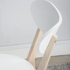 Banak Lavia Silla de madera blanca y natural